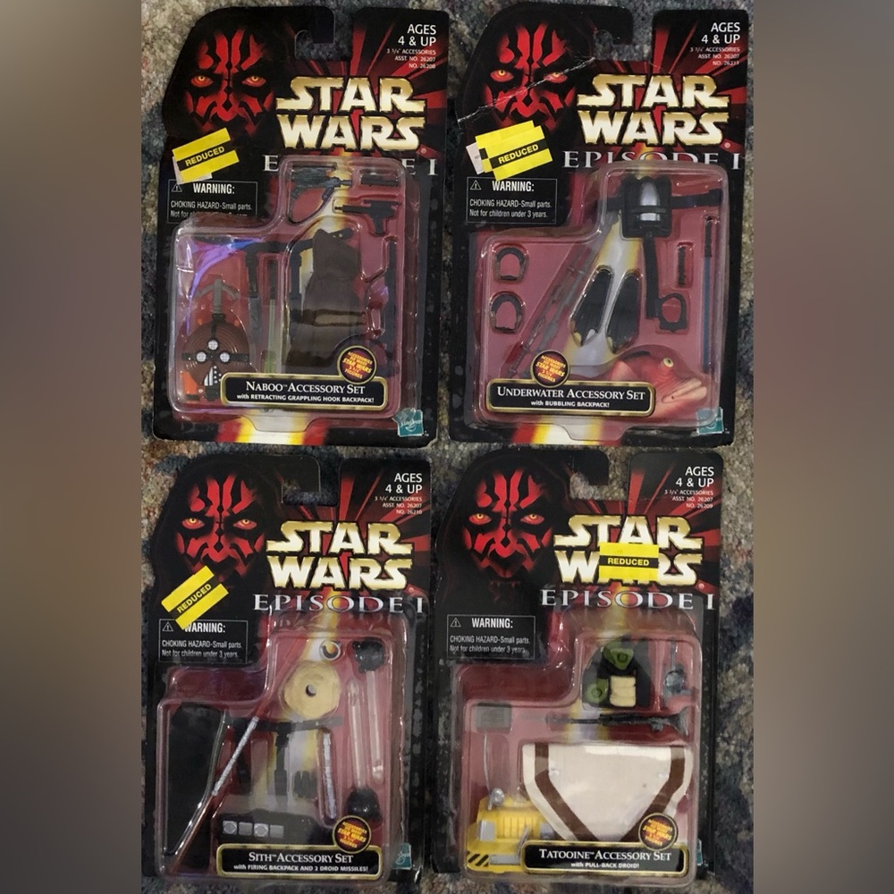 Lot- 4 Accessory Kits / Episode 1 / Mint Condition- sealed on cardbacks